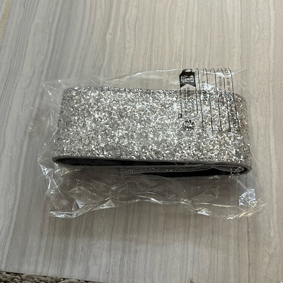 Elastic sequin waistband. - Picture 4 of 5